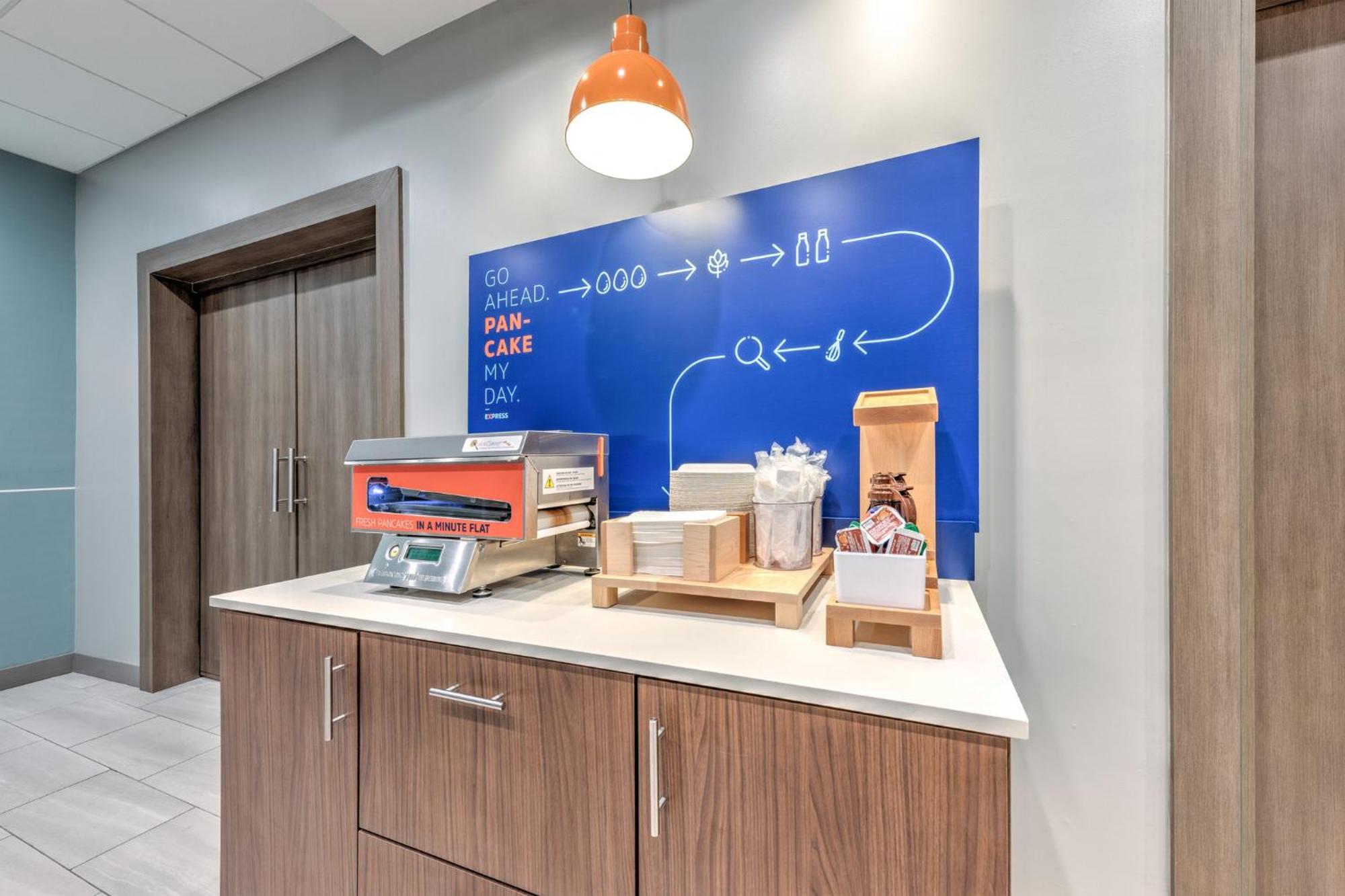 Holiday Inn Express & Suites Austin Airport East By Ihg Eksteriør bilde