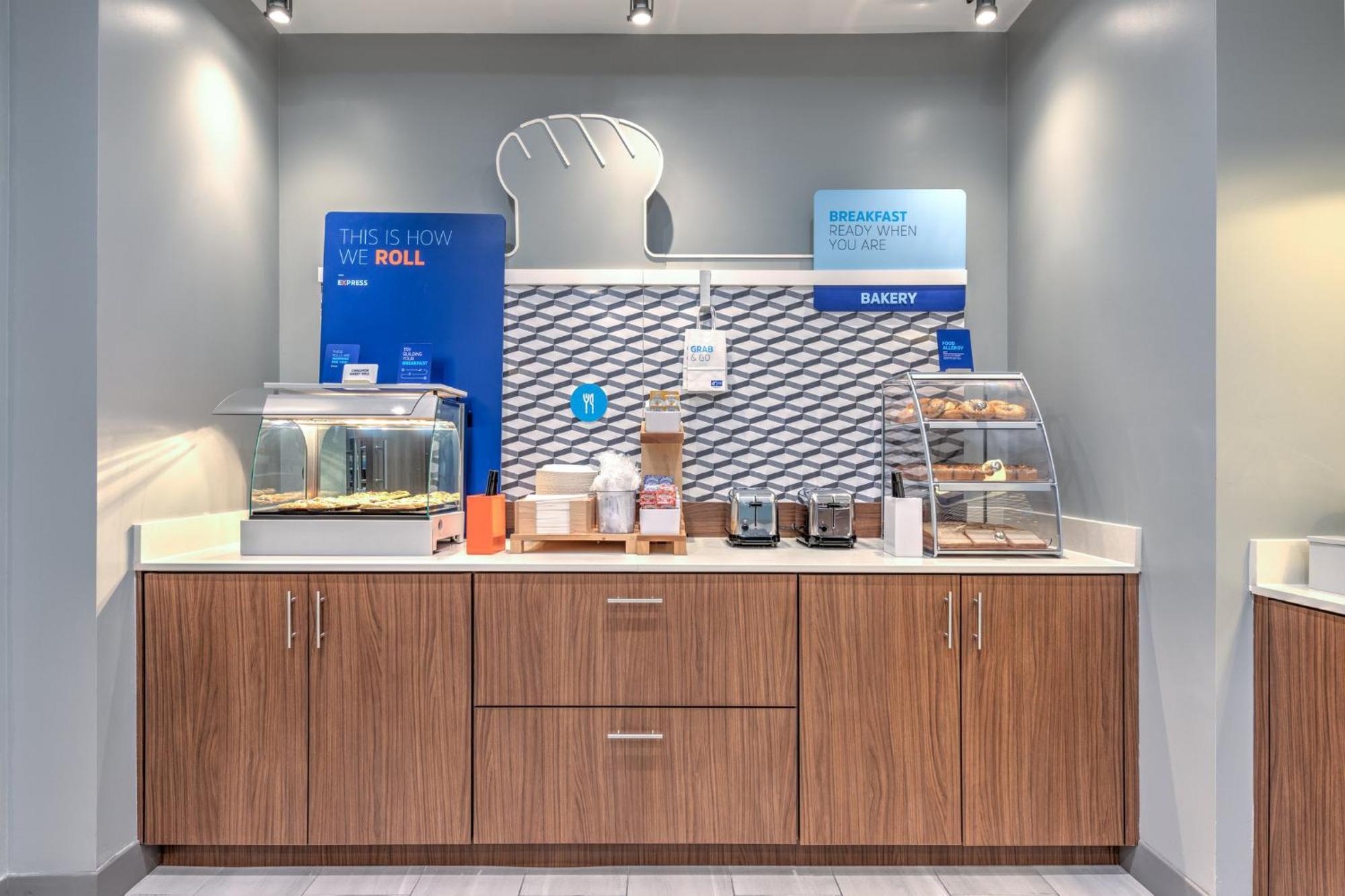 Holiday Inn Express & Suites Austin Airport East By Ihg Eksteriør bilde