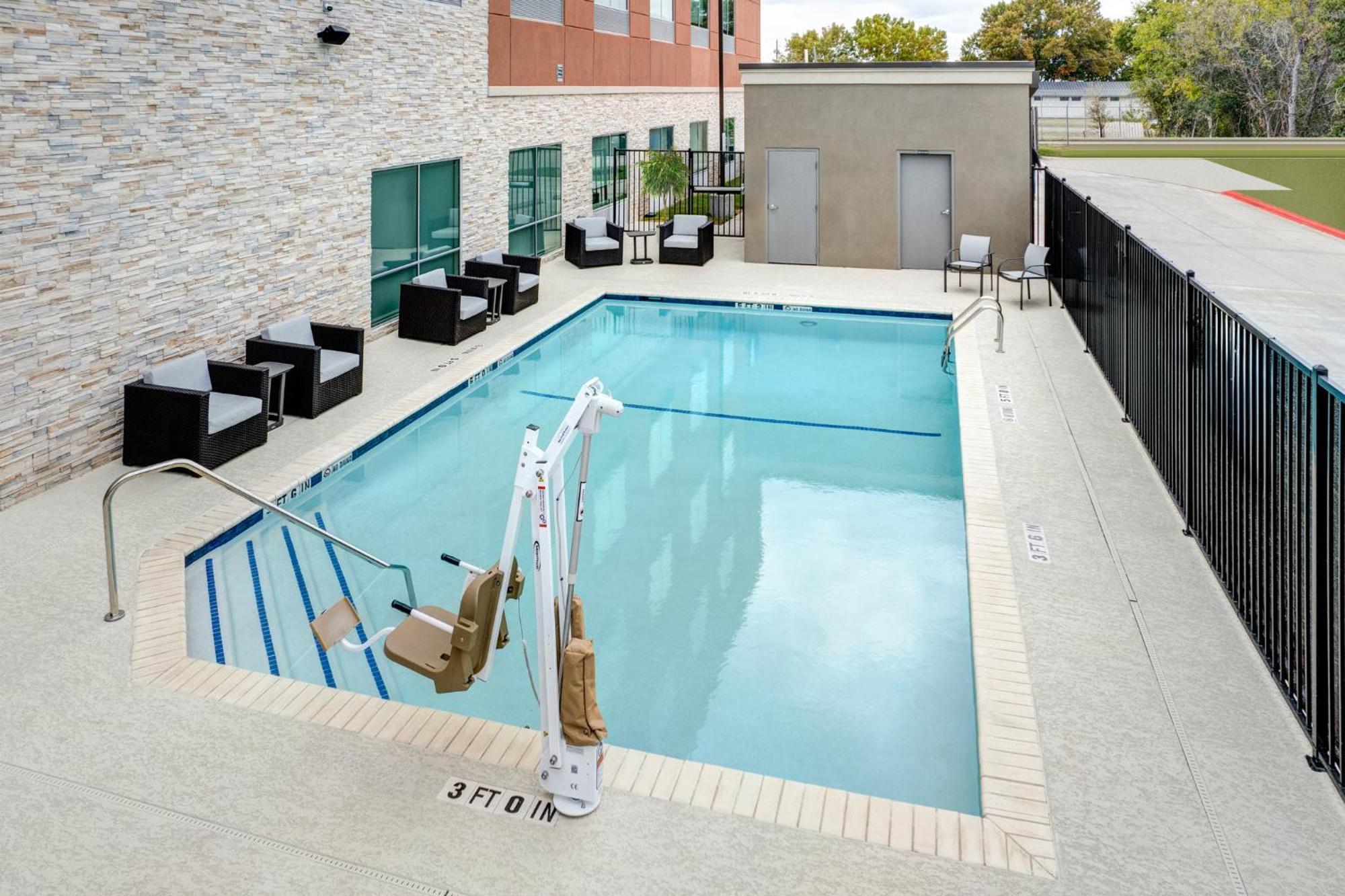 Holiday Inn Express & Suites Austin Airport East By Ihg Eksteriør bilde