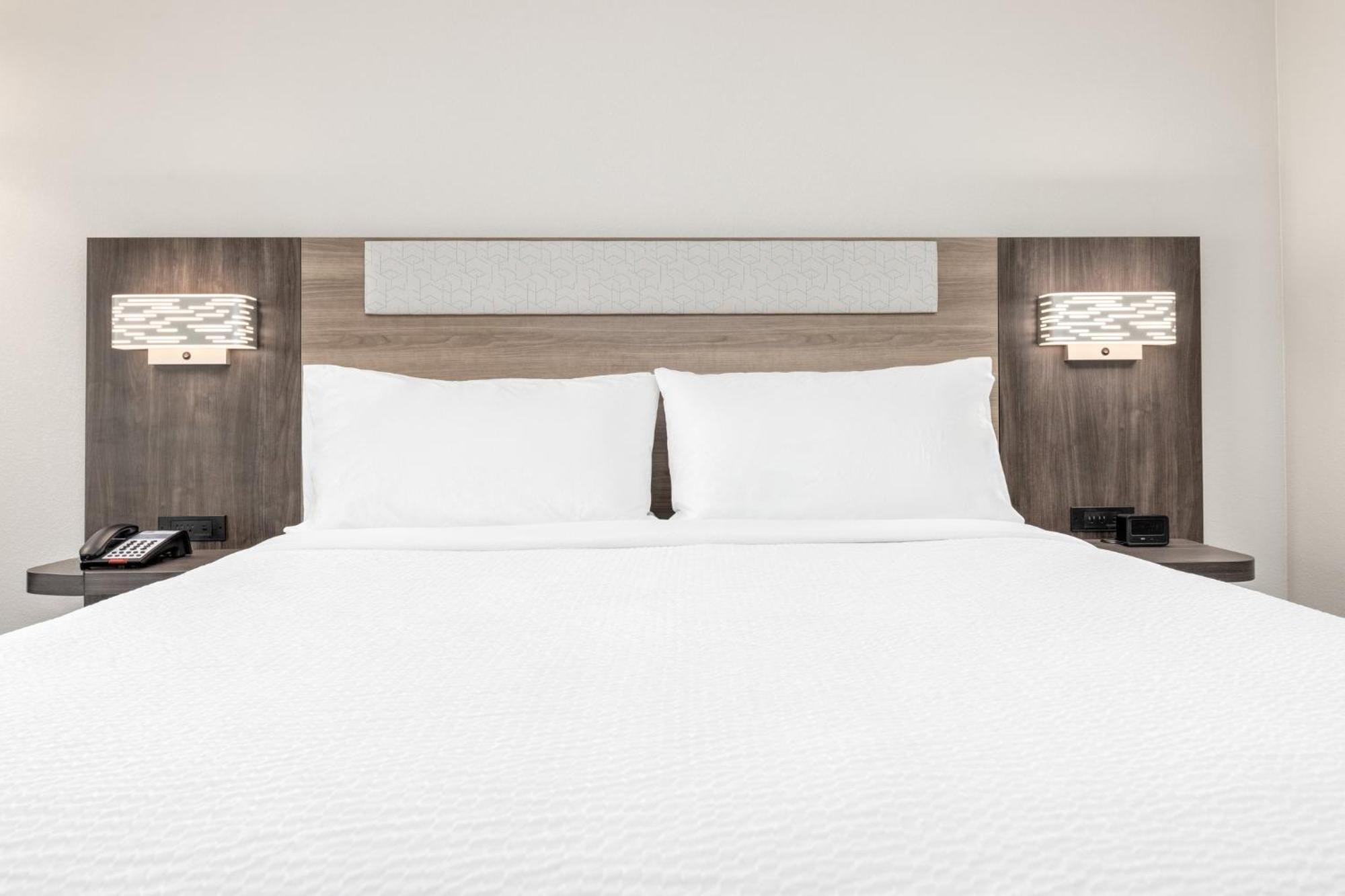Holiday Inn Express & Suites Austin Airport East By Ihg Eksteriør bilde