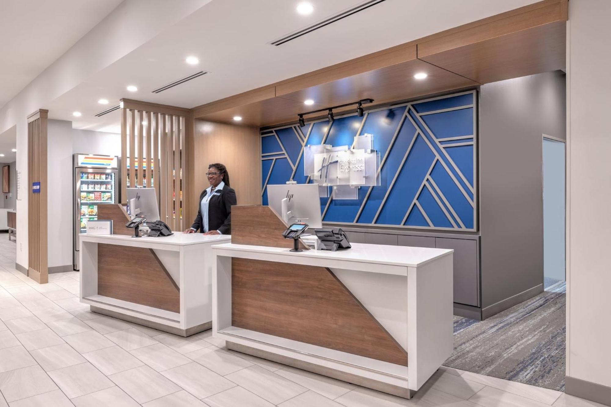Holiday Inn Express & Suites Austin Airport East By Ihg Eksteriør bilde