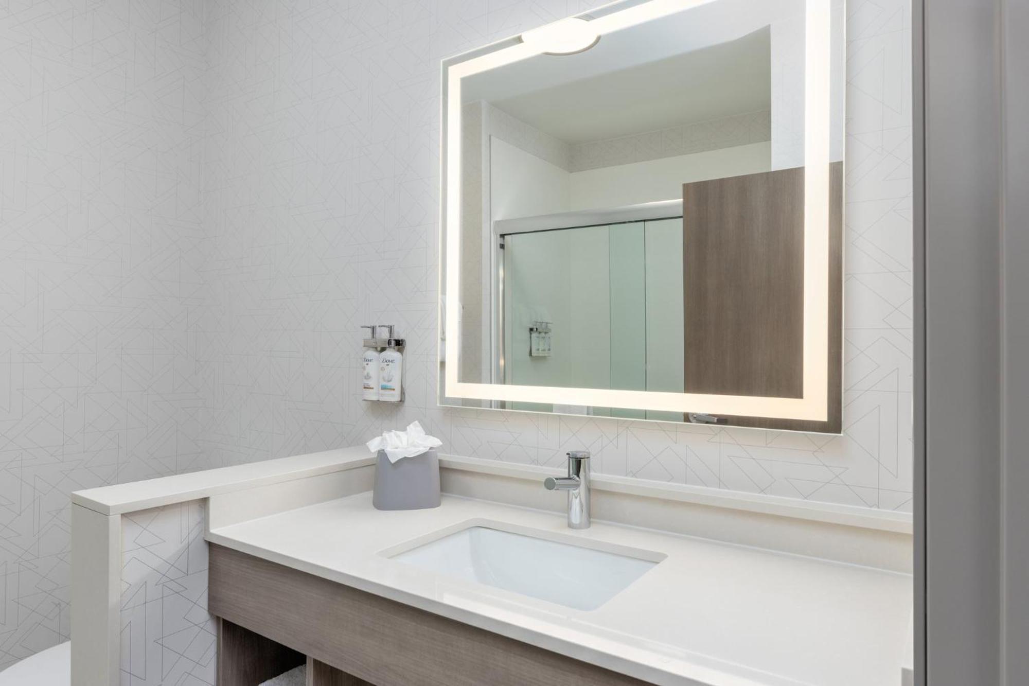 Holiday Inn Express & Suites Austin Airport East By Ihg Eksteriør bilde